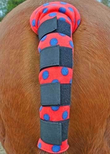 FLEECE TAILGUARD - RED WITH NAVY SPOT